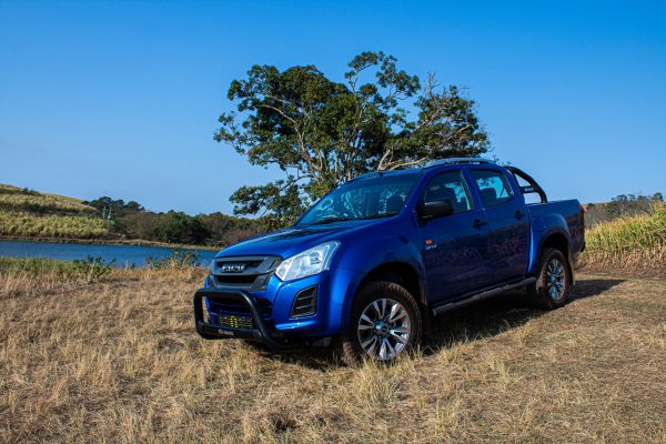Isuzu DMAX Nudge Bar Black (Fits MUX Model – Request MUX Decal on order)
